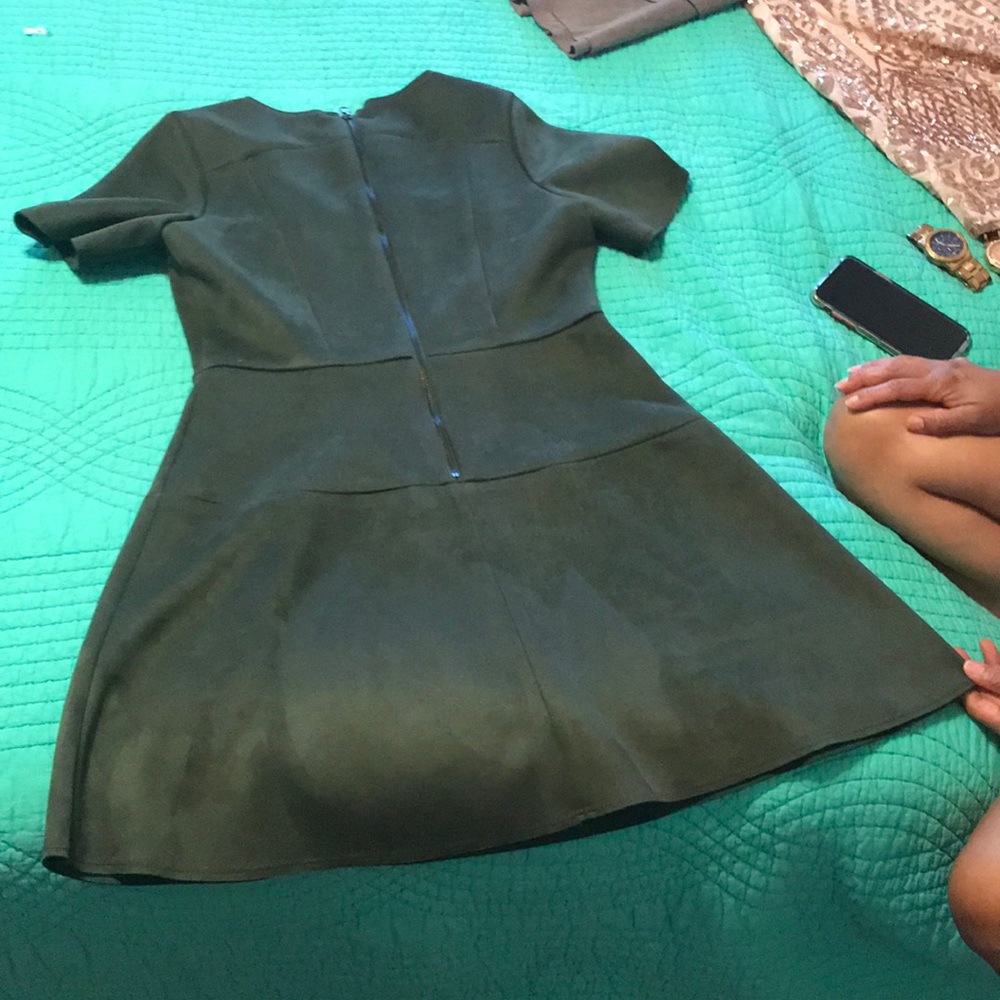 Dress - Picture 3 of 3